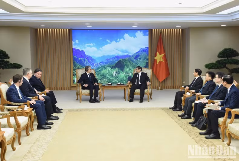 越南政府总理范明正会见美国国务卿安东尼·布林肯场景。