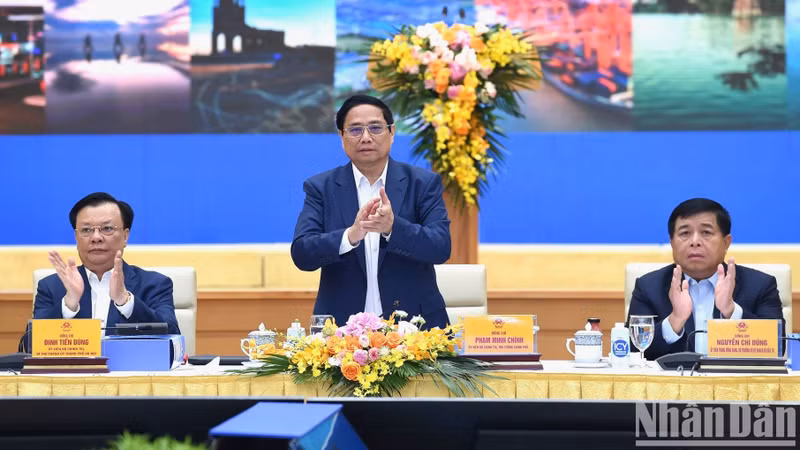政府总理主持红河平原地区协调委员会第三次会议旨在公布2021-2023年和至2050年愿景红河平原地区规划。