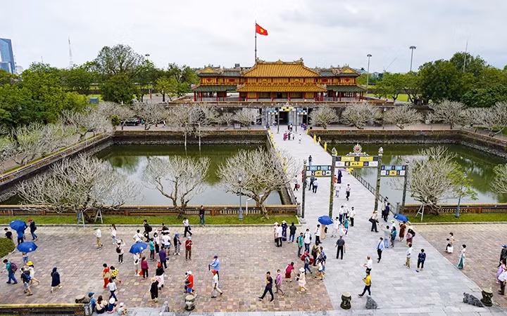 顺化古都遗迹吸引众多游客前来参观体验。 顺化古都遗迹吸引众多游客前来参观体验。
