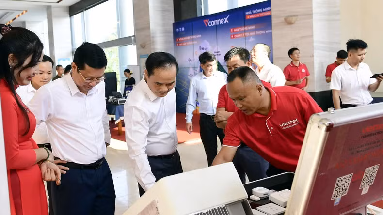 参观数字化转型模型。
