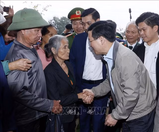 国家主席武文赏在义安省开展春节前走访慰问活动。