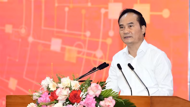 宣光省人民委员会副主席黄越方在研讨会上发表讲话。