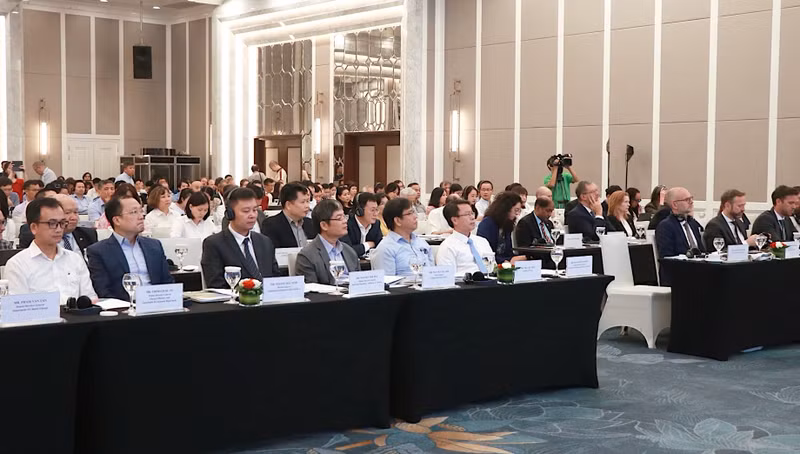 《越南能源展望报告--净零排放之路》在河内出炉。