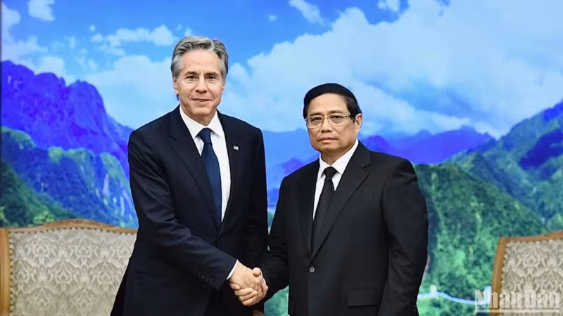 越南政府总理范明正欢迎美国国务卿安东尼·布林肯。