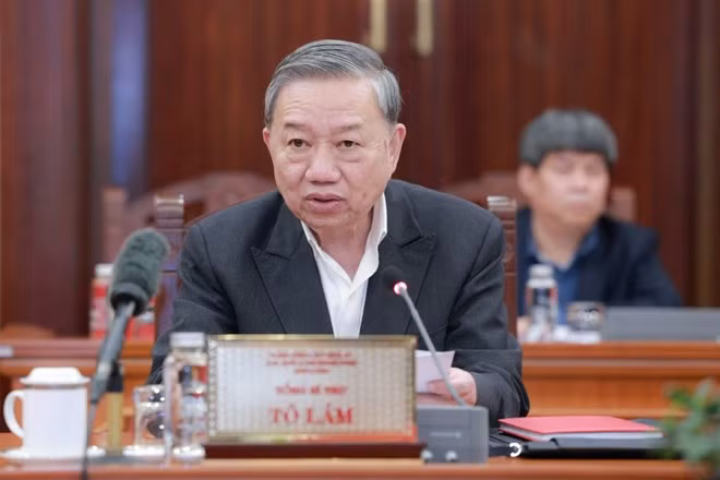 苏林总书记同政府监察总署党组举行工作座谈。（图片来源：劳动报）