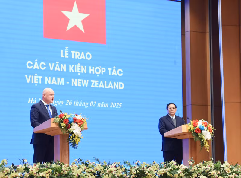 范明正总理表示,这一新合作框架,将助力增进两国政治互信与合作,满足两国人民共同愿望,为地区和世界和平、稳定、合作与发展做出积极贡献。 范明正总理表示,这一新合作框架,将助力增进两国政治互信与合作,满足两国人民共同愿望,为地区和世界和平、稳定、合作与发展做出积极贡献。
