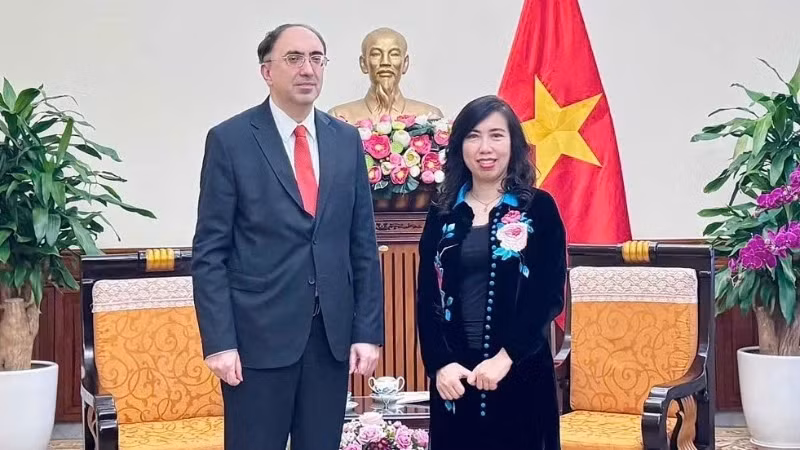 越南外交部副部长黎氏秋姮会见亚美尼亚驻越大使苏勒·巴格赫达萨良。