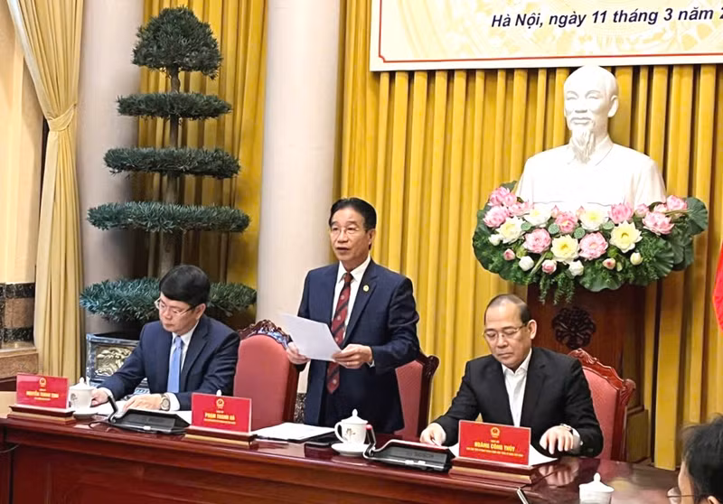 国家主席办公厅副主任范青河主持新闻发布会。（图片来源：VGP）