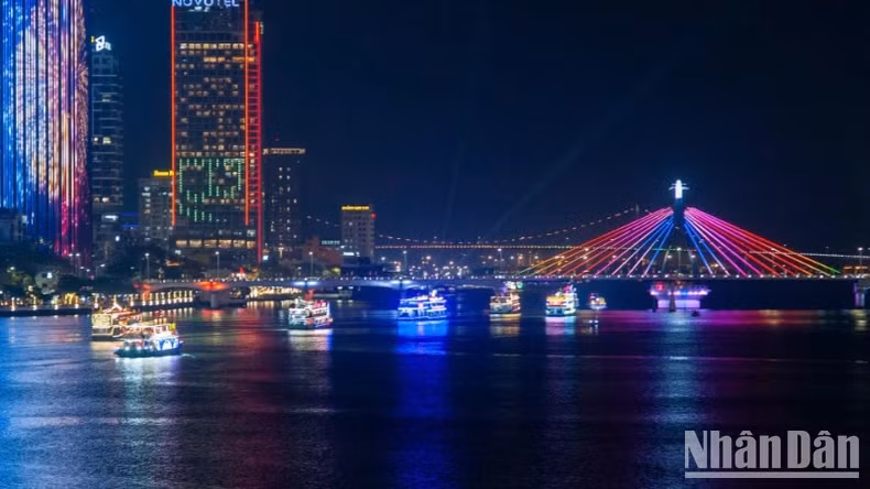 岘港夜间经济因旅游服务业而活跃。