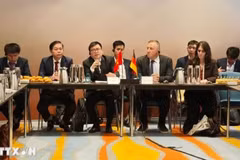 座谈会场景。（图片来源：越通社）