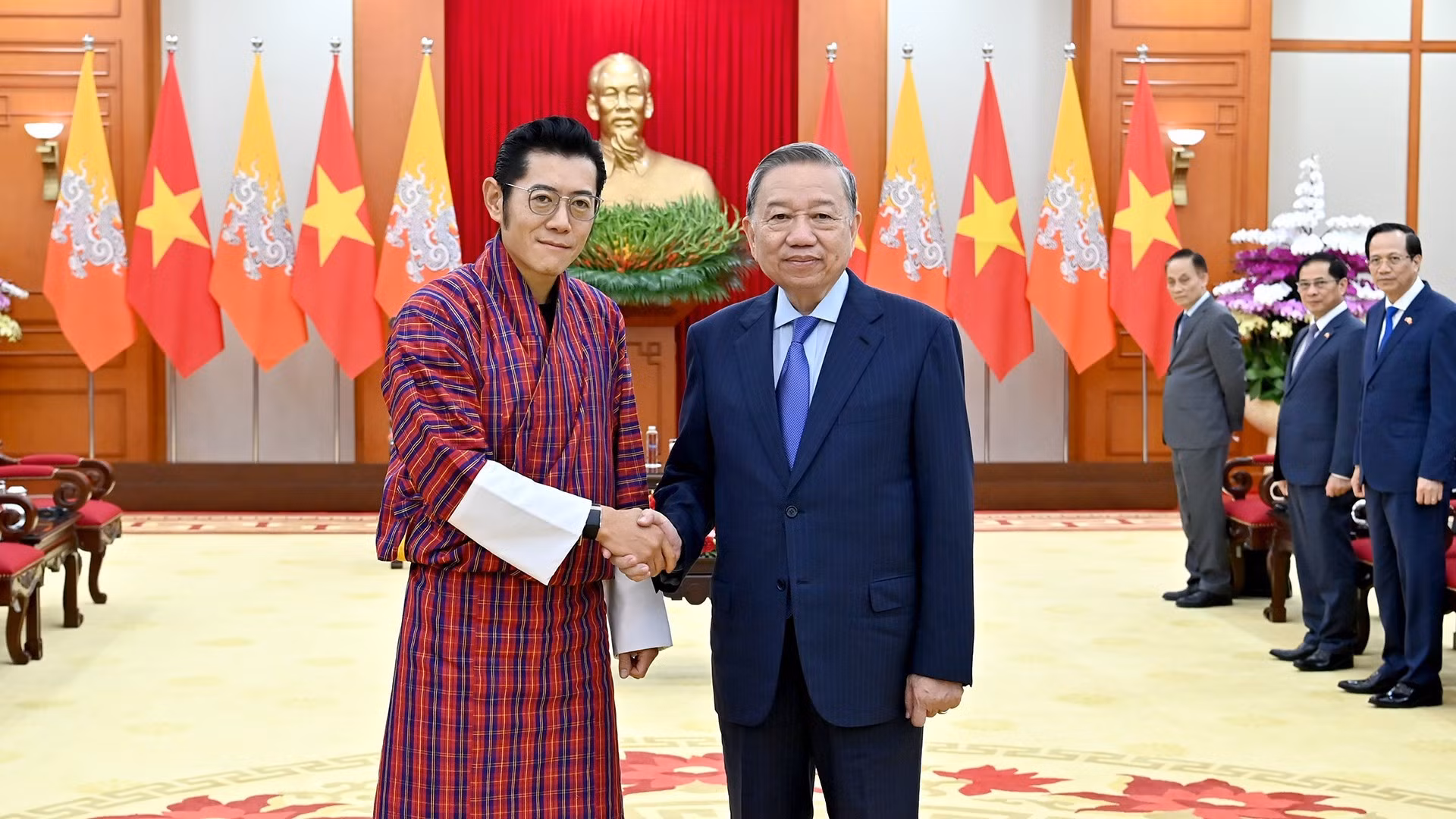 越共中央总书记苏林会见不丹国王吉格梅·凯萨尔·纳姆耶尔·旺楚克。