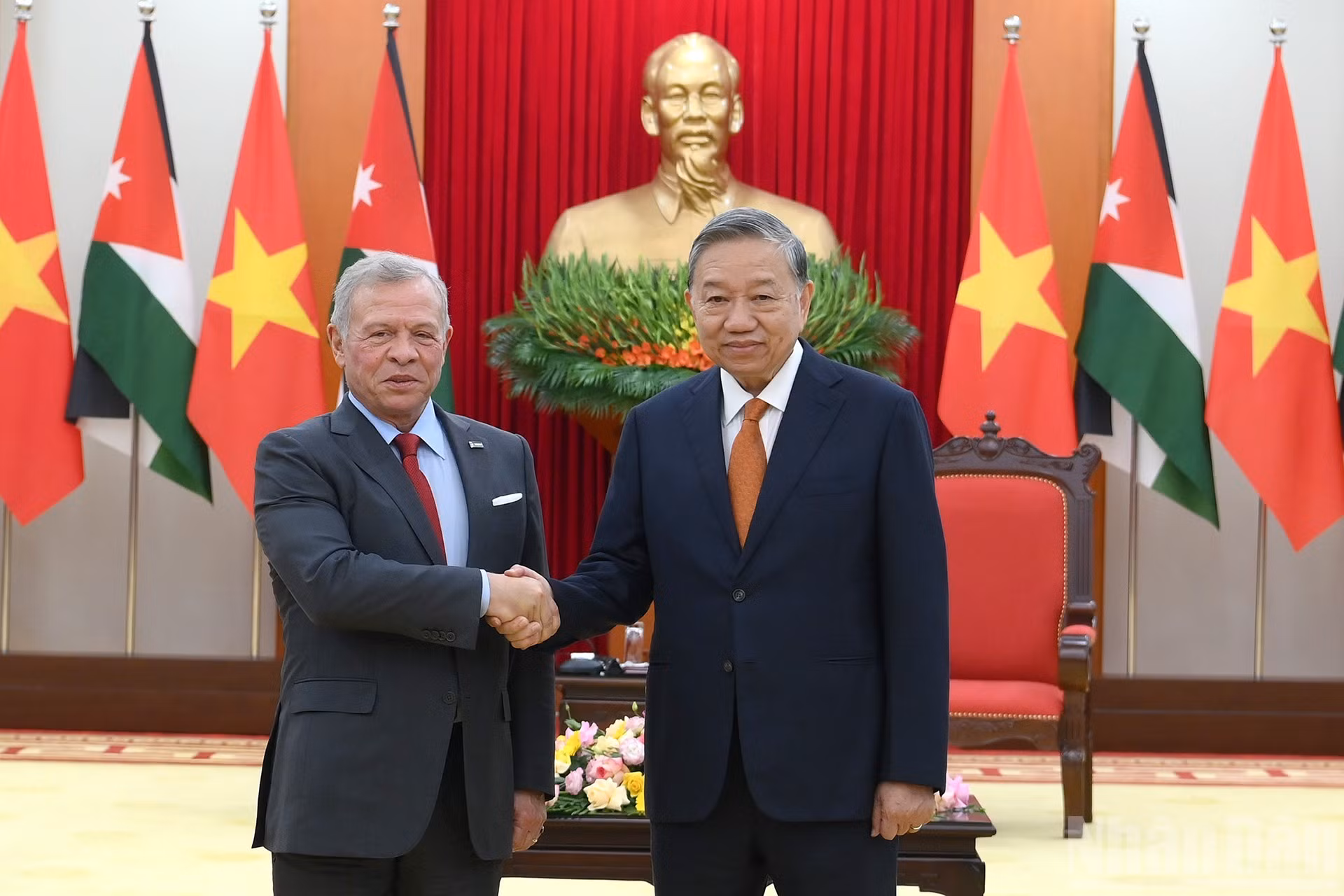 苏林总书记与约旦国王阿卜杜拉二世·伊本·侯赛因。