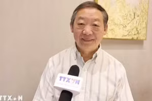 中国（昆明）南亚东南亚研究院名誉所长朱振明教授在越南国会主席陈青敏访华之际接受越通社驻华记者的采访。（图片来源：越通社）