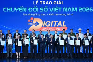 第九届越南数字化转型奖（Vietnam Digital Awards，VDA）颁奖典礼于10月14日下午在河内举行。（图片来源：越通社）