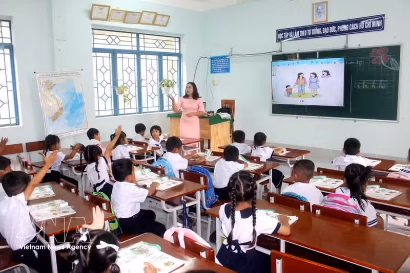 同奈市持续改善少数民族地区教育教学条件。