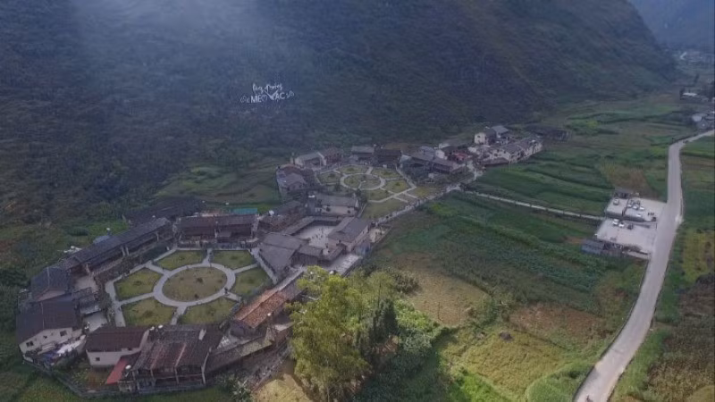 宣光省苗旺社把薇夏村赫蒙族社区文化旅游村一角。