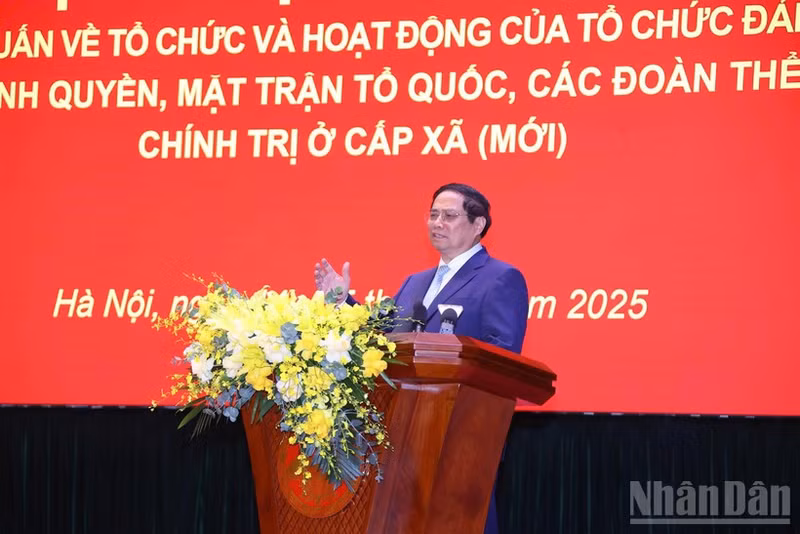 范明正总理在活动上发表讲话。