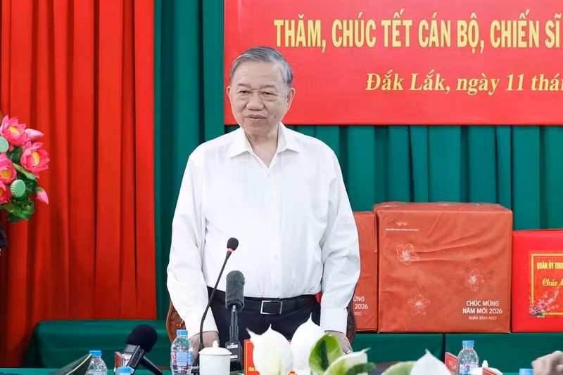 苏林总书记在活动上发表讲话。