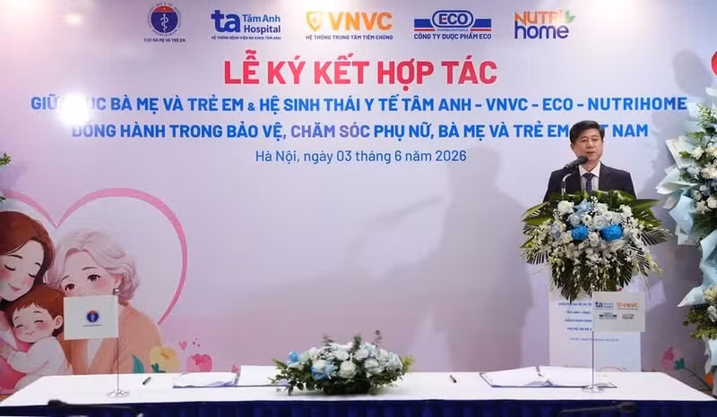 母婴局局长丁英俊在活动上致辞。
