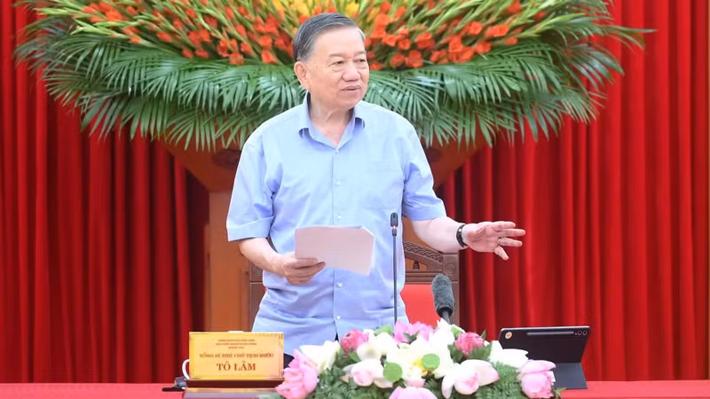 越共中央总书记、国家主席苏林主持召开会议。