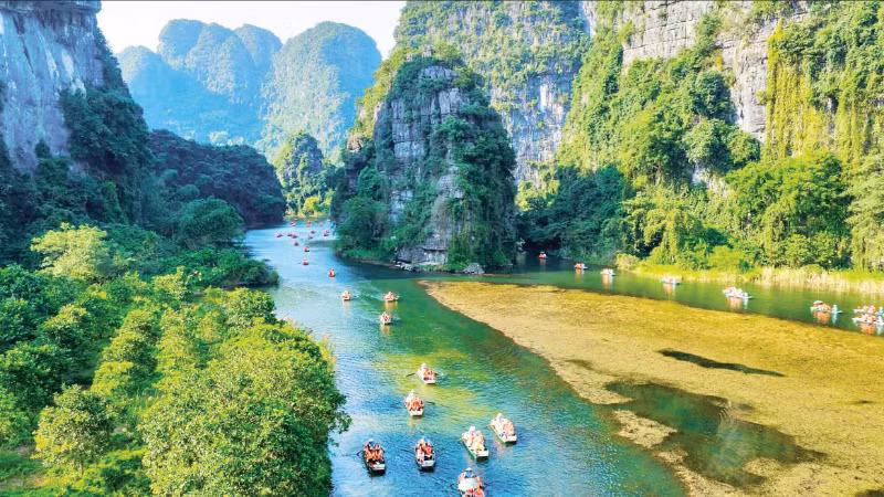 长安名胜群。