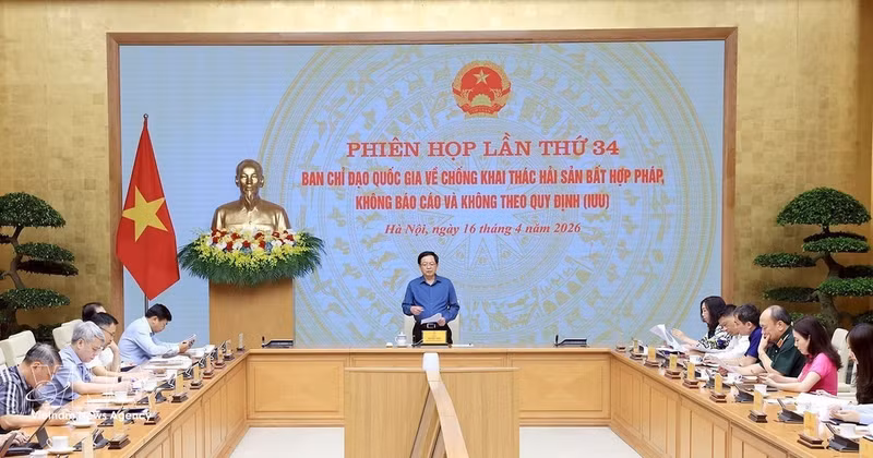 越南政府副总理胡国勇在会上发表讲话。