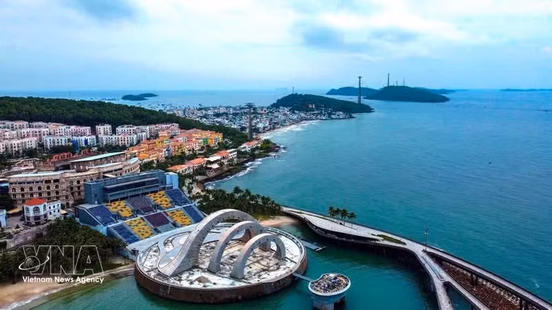 附图。