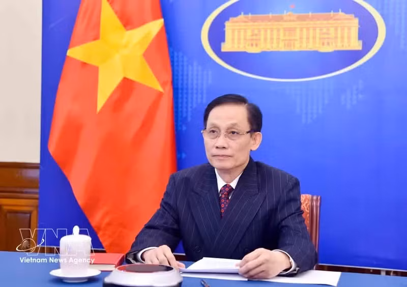 越共中央政治局委员、外交部长黎怀忠。（图片来源：越通社）