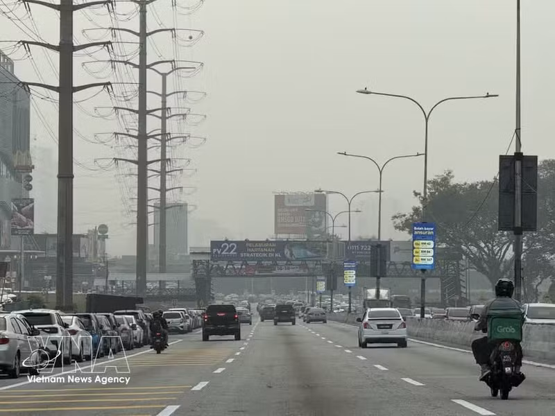 马来西亚吉隆坡遭受严重的烟霾污染。（图片来源：越通社）