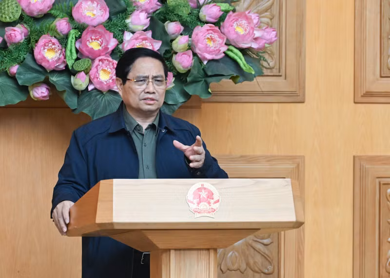 范明正总理在会议上发表讲话。
