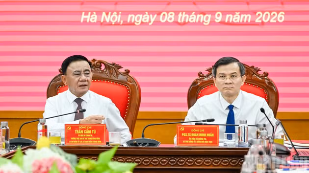 越共中央书记处常务书记陈锦秀在会上发表讲话。