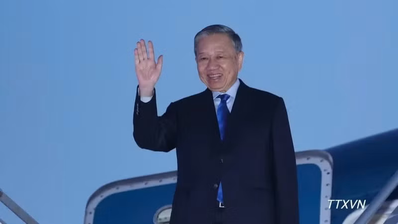 越共中央总书记、国家主席苏林离开渥太华，启程回国，圆满结束对加拿大的国事访问。