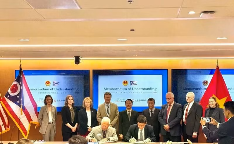 双方企业签署谅解备忘录。（图片来源：越通社）