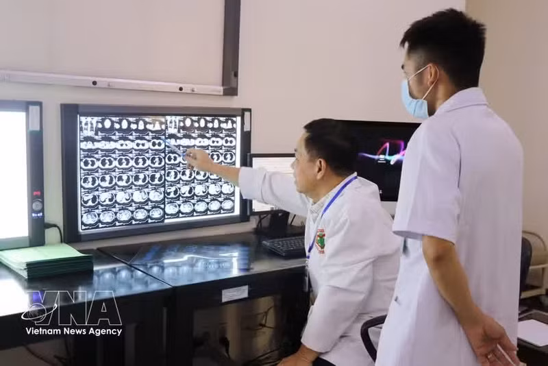 在核能应用领域中，医疗是取得突破性进展并为民众带来最直接、最切实利益的行业。在同奈省，核医学技术在疾病诊断和治疗中的应用正助力提升诊疗质量，帮助及早发现多种病症，尤其是在辅助癌症治疗方面。
