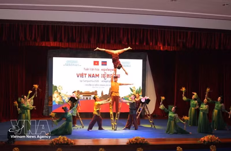 节目《越南竹》拉开了2026年在柬埔寨举办的越南文化周开幕式文艺演出序幕。