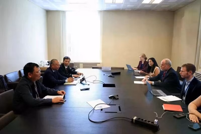 越南出席食品安全与动植物检疫安全委员会会议。（图片来源：越通社）