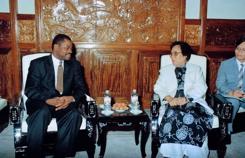 03-pho-chu-tich-nuoc-nguyen-thi-binh-tiep-thu-truong-bo-ngoai-giao-angola-joao-bernardo-de-miranda-tham-nuoc-ta.jpg