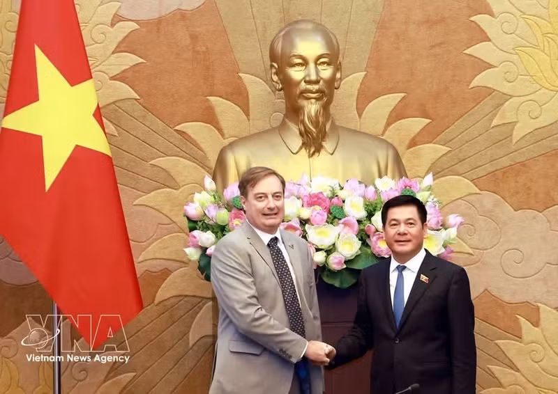 potal-pho-chu-tich-quoc-hoi-nguyen-hong-dien-tiep-doan-hiep-hoi-doanh-nghiep-chau-au-8778186.jpg