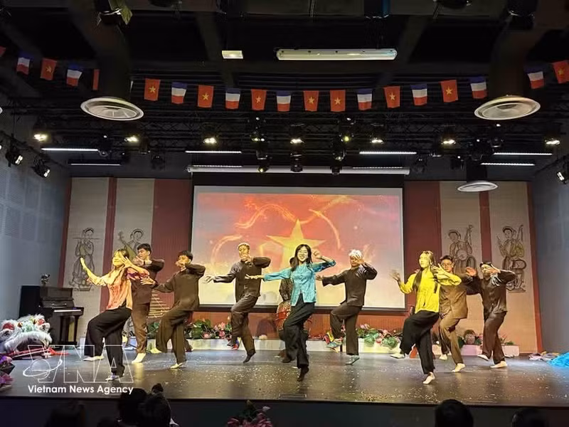 “越南你好——Bonjour Vietnam”文化节在巴黎精彩亮相。（图片来源：越通社）