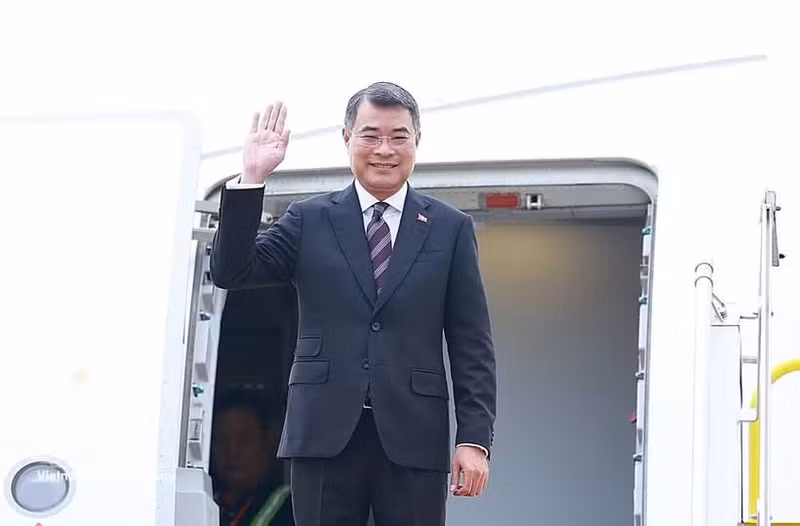 府总理黎明兴启程赴俄出席东盟—俄罗斯对话伙伴关系35周年纪念峰会。（图片来源：越通社）