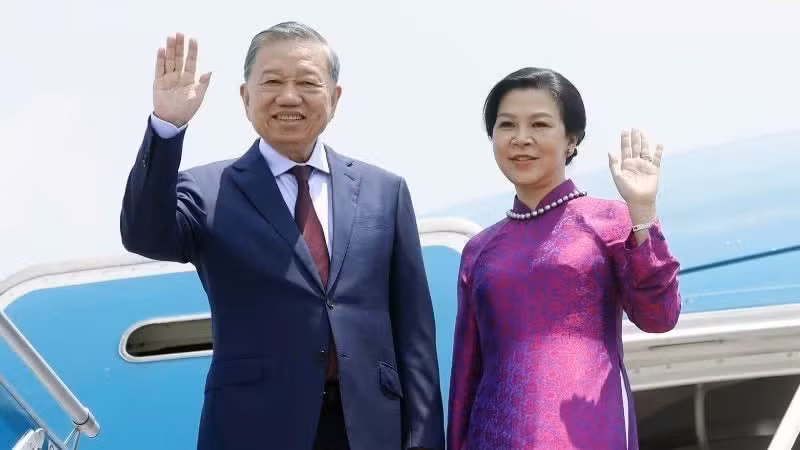 越共中央总书记、国家主席苏林和夫人启程对泰国进行正式访问。（图片来源：越通社）