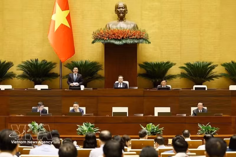 第十六届国会第一次非常规会议22日重点讨论《房地产经营法》、填海造成项目等重要议题。（图片来源：越通社）