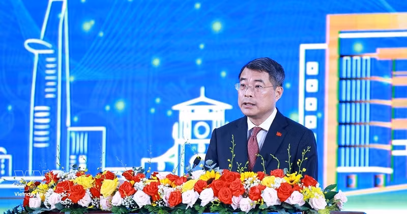 越南政府总理黎明兴出席胡志明市国家大学（VNUHCM）2026年开学典礼。