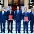 越共中央总书记、国家主席苏林和与会代表合影。
