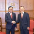 越共中央书记处常务书记陈锦秀会见新加坡国会议长谢健平。