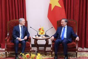 越共中央总书记、国家主席苏林会见荷兰驻越南大使雷姆科·范·维赫加登。