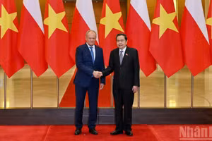 越南国会主席陈青敏和波兰总理唐纳德·图斯克。