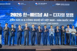 与会代表合影。（图片来源：baochinhphu.vn）