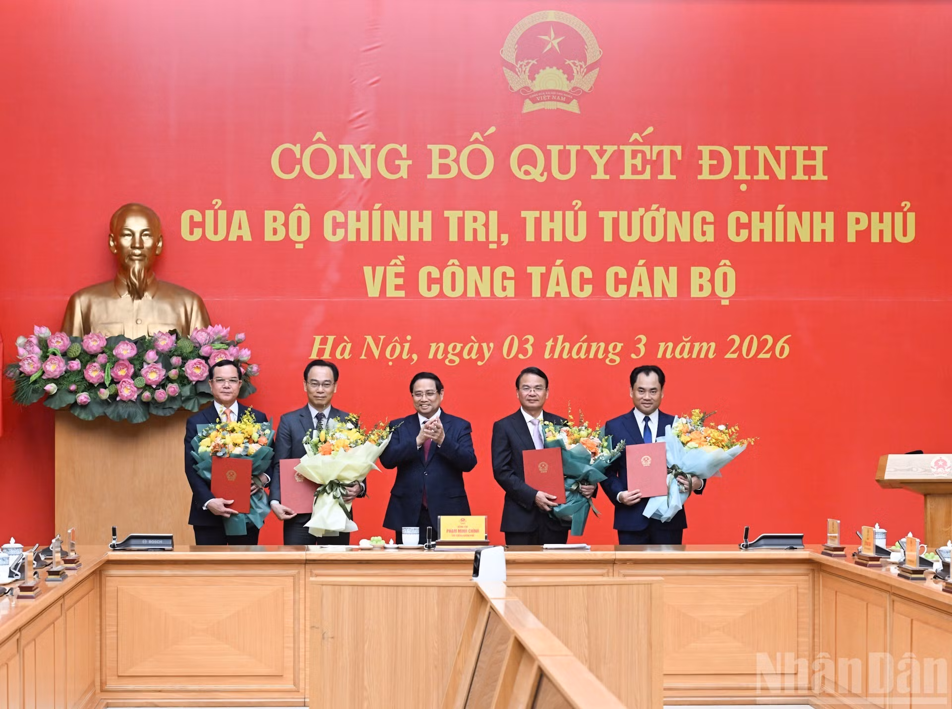 01-7033.jpg