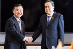 越南国会主席陈青敏会见三星电子联席首席执行官卢泰文。（图片来源：越通社）